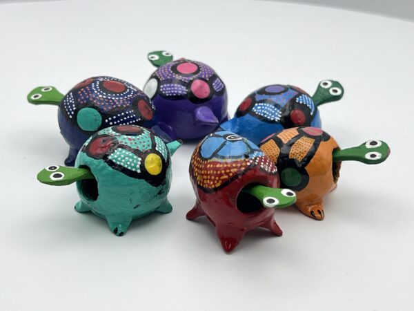 Loose Neck Turtle - Image 3