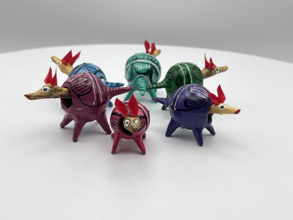 Loose Neck Armadillo - Image 4